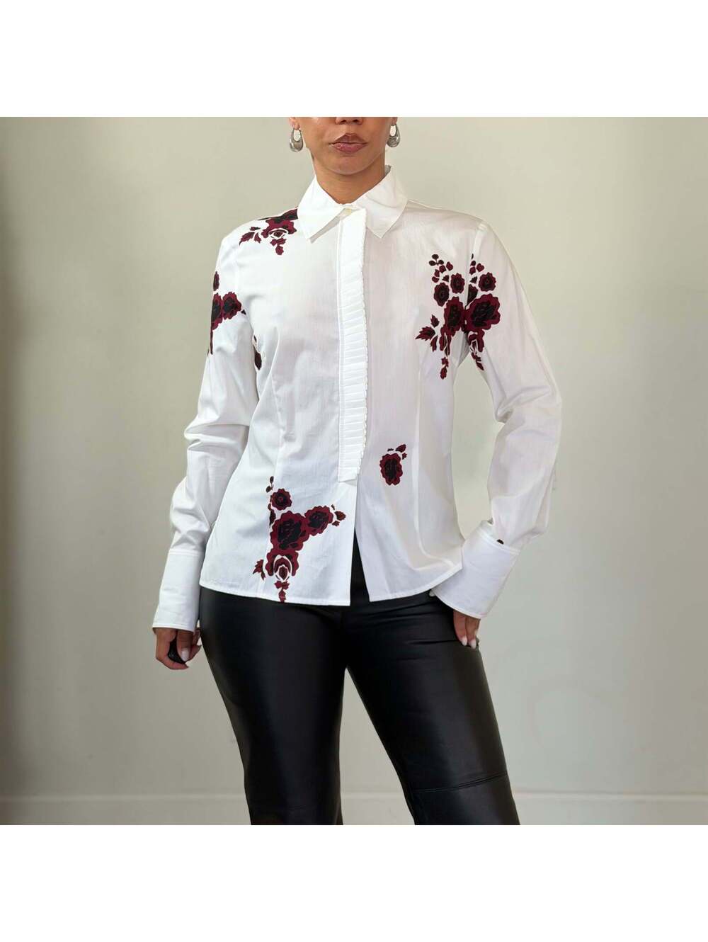 Escada - Picture 6 of 9